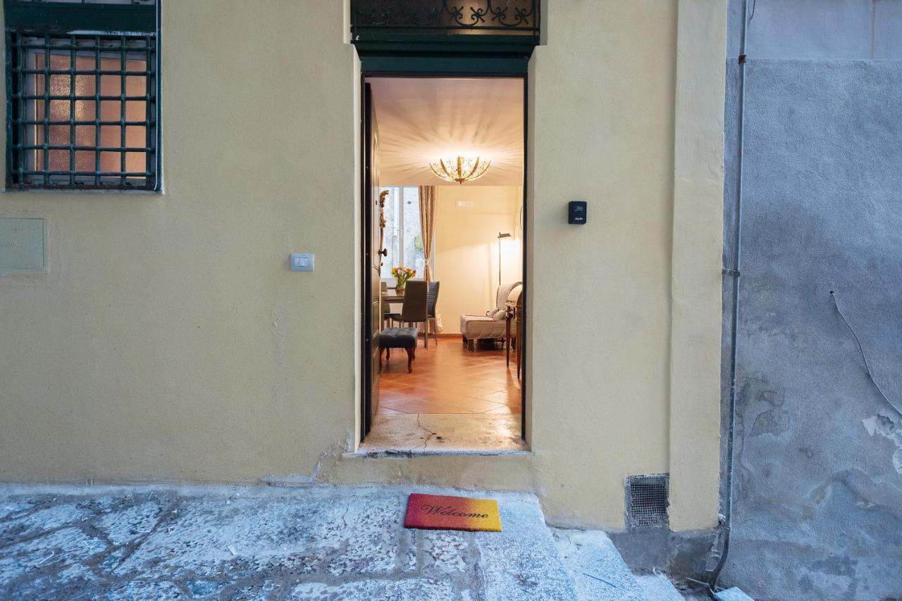 Appartement Napoli Centro, A Windows On The Monuments Extérieur photo