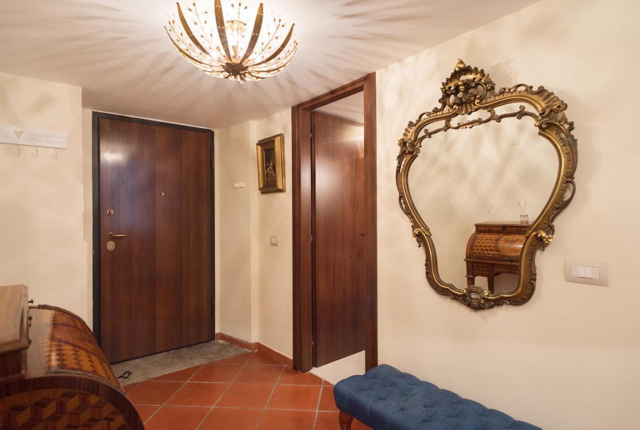 Appartement Napoli Centro, A Windows On The Monuments Extérieur photo